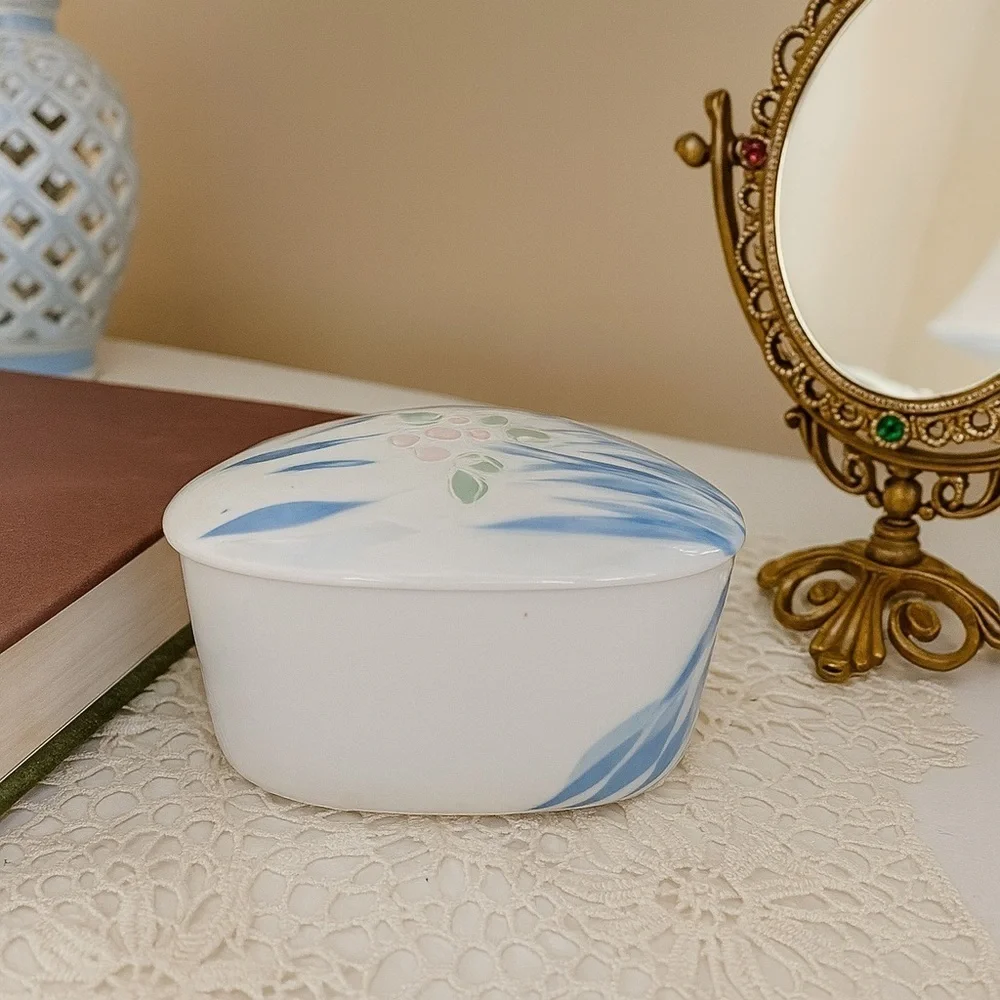 Otagiri Japanese Porcelain Trinket Box – Lidded Vanity Box / Grandmillennial